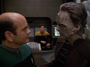 extant_StarTrek_VOY_5x08-NothingHuman_00929.jpg
