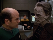 extant_StarTrek_VOY_5x08-NothingHuman_00932.jpg