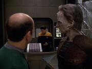 extant_StarTrek_VOY_5x08-NothingHuman_00944.jpg