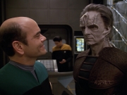 extant_StarTrek_VOY_5x08-NothingHuman_00951.jpg