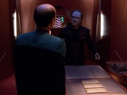 extant_StarTrek_VOY_5x08-NothingHuman_01522.jpg