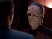 extant_StarTrek_VOY_5x08-NothingHuman_01553.jpg