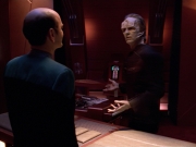 extant_StarTrek_VOY_5x08-NothingHuman_01577.jpg