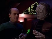 extant_StarTrek_VOY_5x08-NothingHuman_01744.jpg