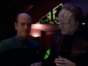 extant_StarTrek_VOY_5x08-NothingHuman_01745.jpg