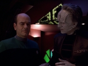 extant_StarTrek_VOY_5x08-NothingHuman_01748.jpg