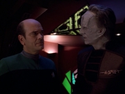 extant_StarTrek_VOY_5x08-NothingHuman_01750.jpg
