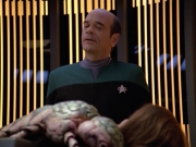 extant_StarTrek_VOY_5x08-NothingHuman_01914.jpg