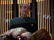 extant_StarTrek_VOY_5x08-NothingHuman_01915.jpg