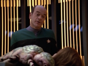 extant_StarTrek_VOY_5x08-NothingHuman_01916.jpg
