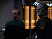 extant_StarTrek_VOY_5x08-NothingHuman_02019.jpg
