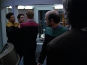 extant_StarTrek_VOY_5x08-NothingHuman_02066.jpg