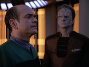 extant_StarTrek_VOY_5x08-NothingHuman_02079.jpg