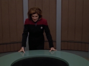 extant_StarTrek_VOY_5x08-NothingHuman_02914.jpg