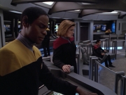 extant_StarTrek_VOY_5x08-NothingHuman_03019.jpg