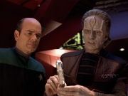 extant_StarTrek_VOY_5x08-NothingHuman_03111.jpg