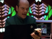 extant_StarTrek_VOY_5x08-NothingHuman_03274.jpg