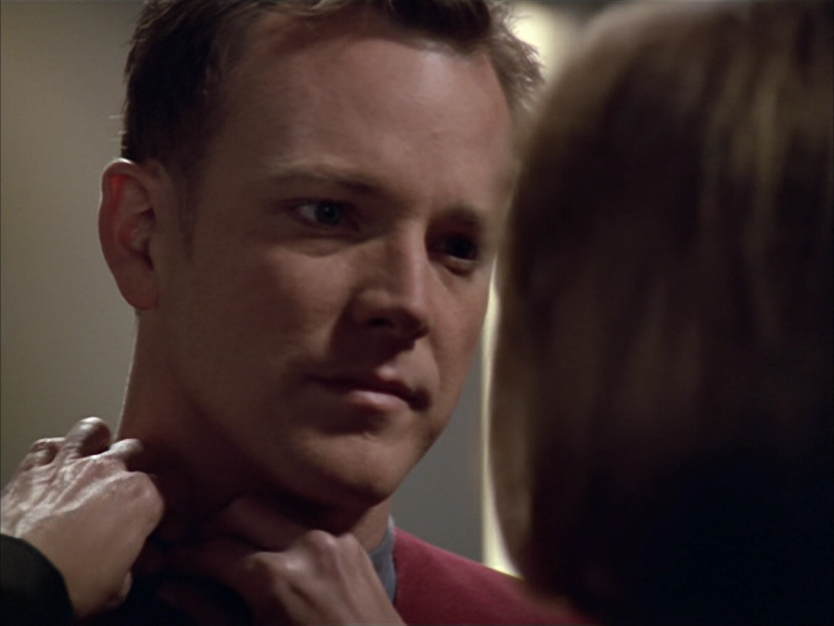extant_StarTrek_VOY_5x09-ThirtyDays_00016.jpg