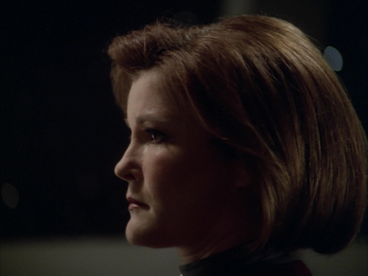 extant_StarTrek_VOY_5x09-ThirtyDays_00034.jpg