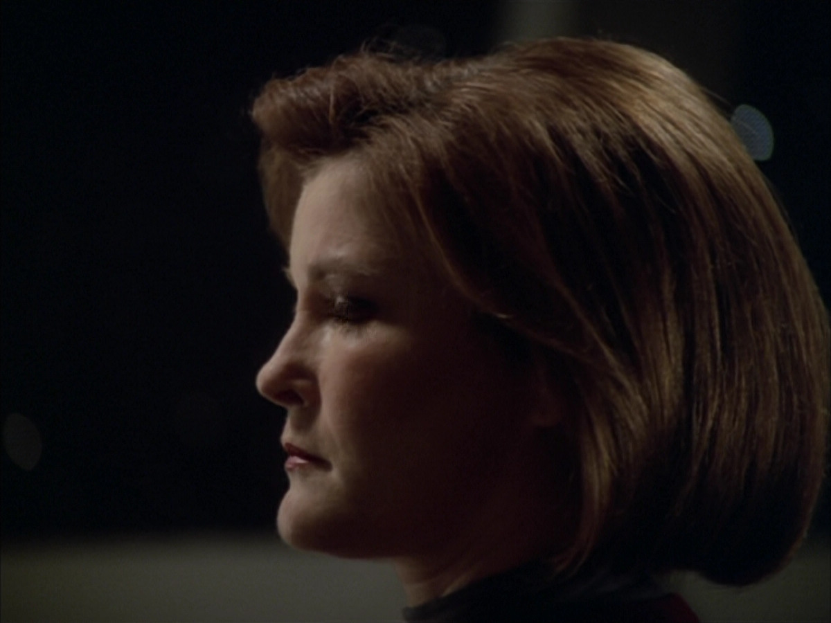 extant_StarTrek_VOY_5x09-ThirtyDays_00035.jpg