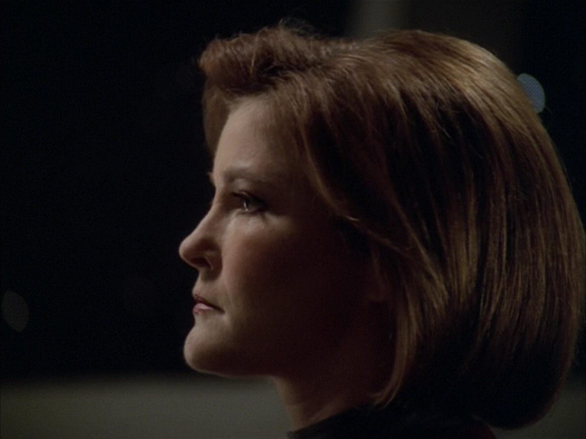 extant_StarTrek_VOY_5x09-ThirtyDays_00037.jpg