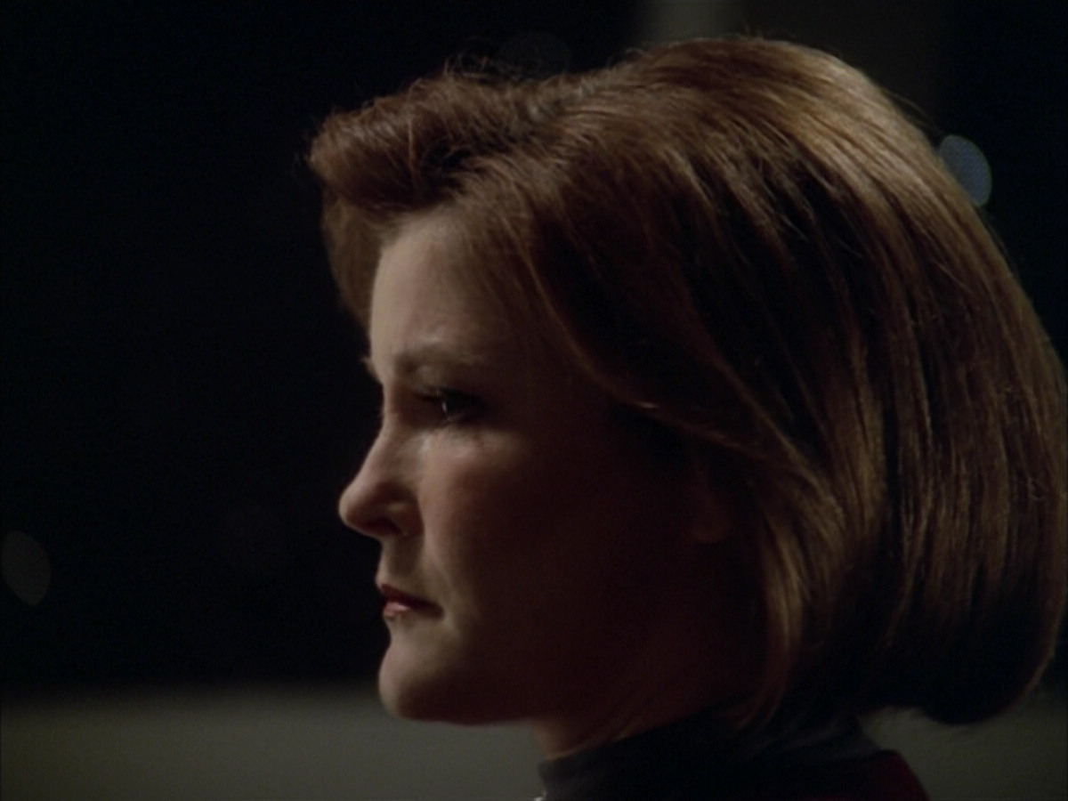 extant_StarTrek_VOY_5x09-ThirtyDays_00039.jpg