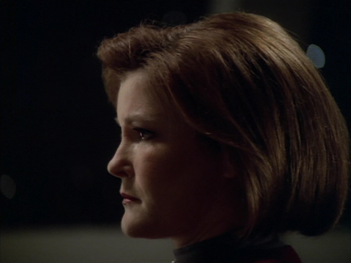 extant_StarTrek_VOY_5x09-ThirtyDays_00040.jpg