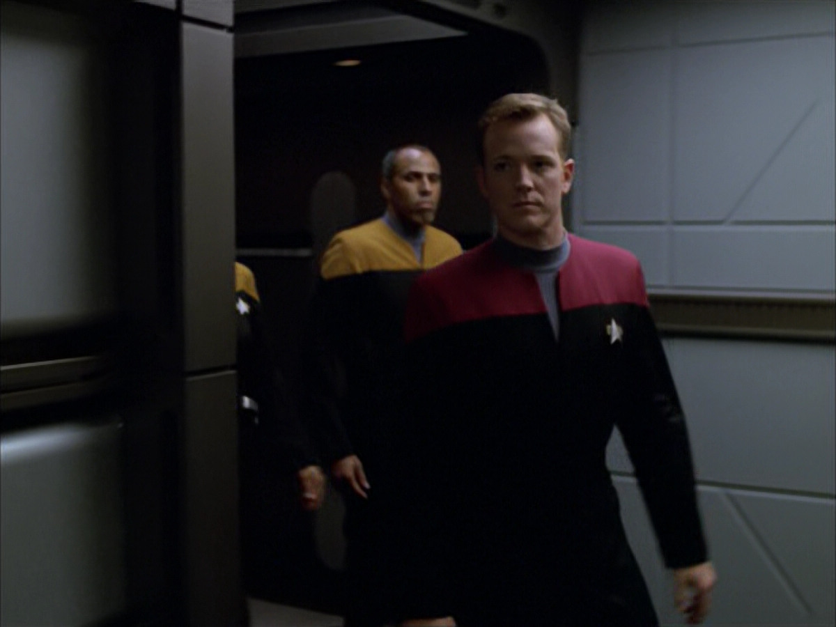 extant_StarTrek_VOY_5x09-ThirtyDays_00042.jpg