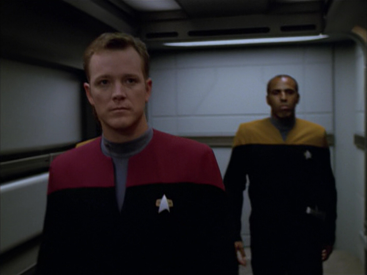 extant_StarTrek_VOY_5x09-ThirtyDays_00045.jpg
