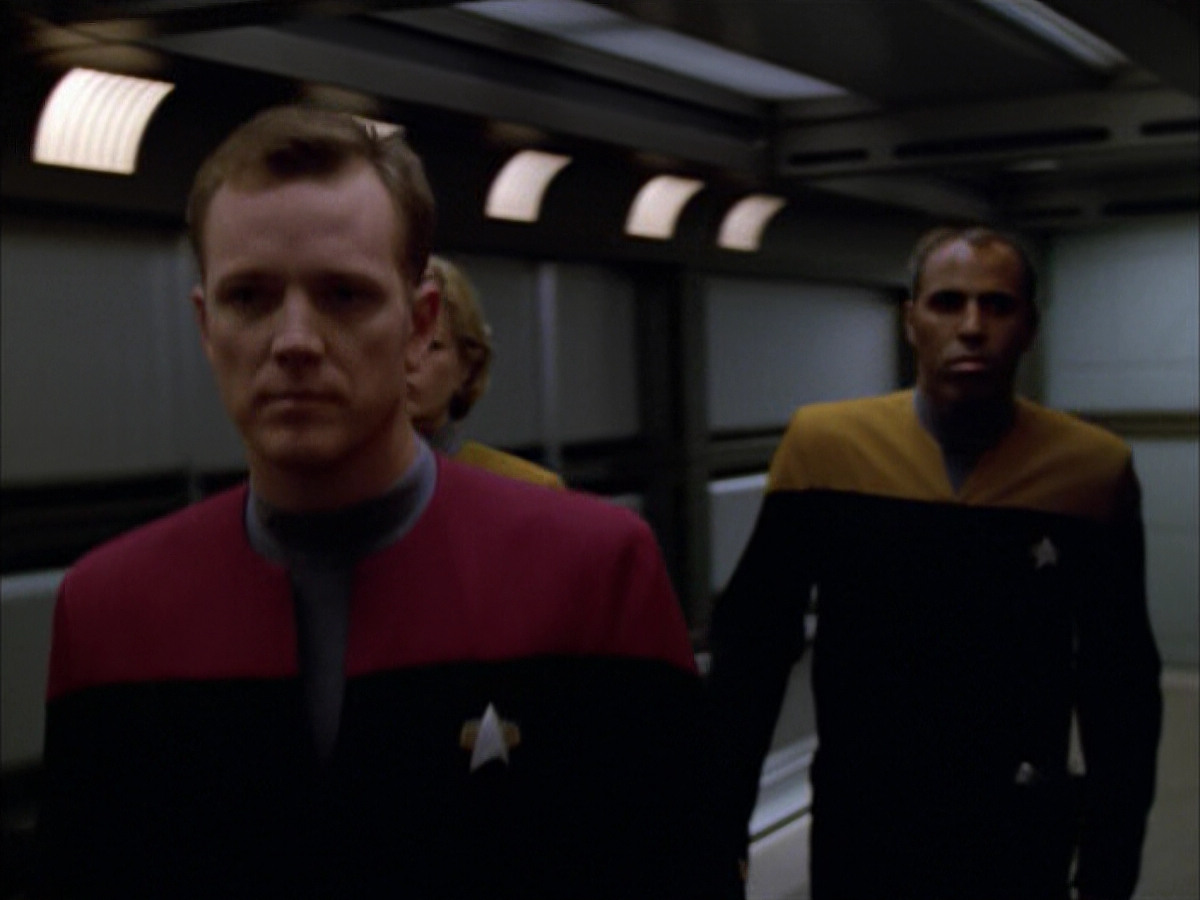 extant_StarTrek_VOY_5x09-ThirtyDays_00048.jpg