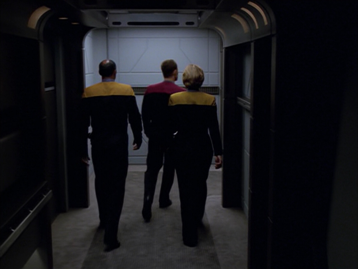 extant_StarTrek_VOY_5x09-ThirtyDays_00059.jpg