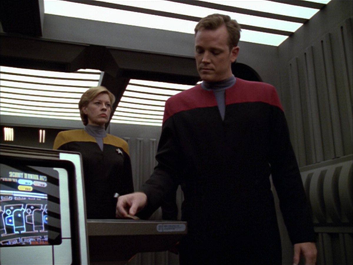 extant_StarTrek_VOY_5x09-ThirtyDays_00081.jpg