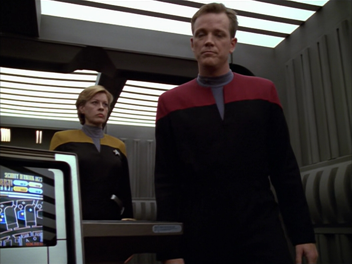 extant_StarTrek_VOY_5x09-ThirtyDays_00083.jpg