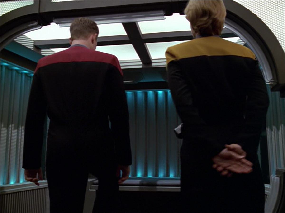 extant_StarTrek_VOY_5x09-ThirtyDays_00089.jpg