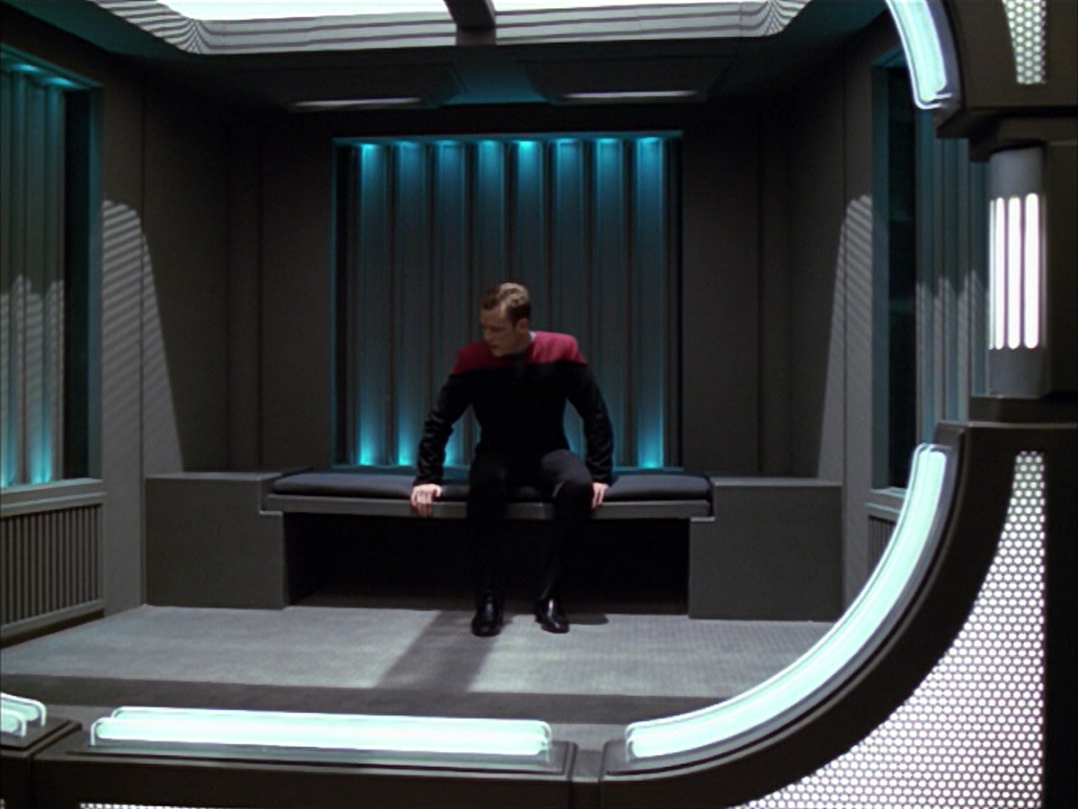 extant_StarTrek_VOY_5x09-ThirtyDays_00106.jpg