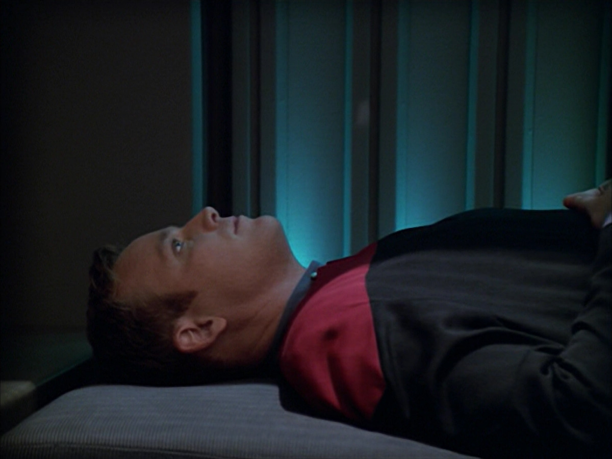 extant_StarTrek_VOY_5x09-ThirtyDays_00116.jpg