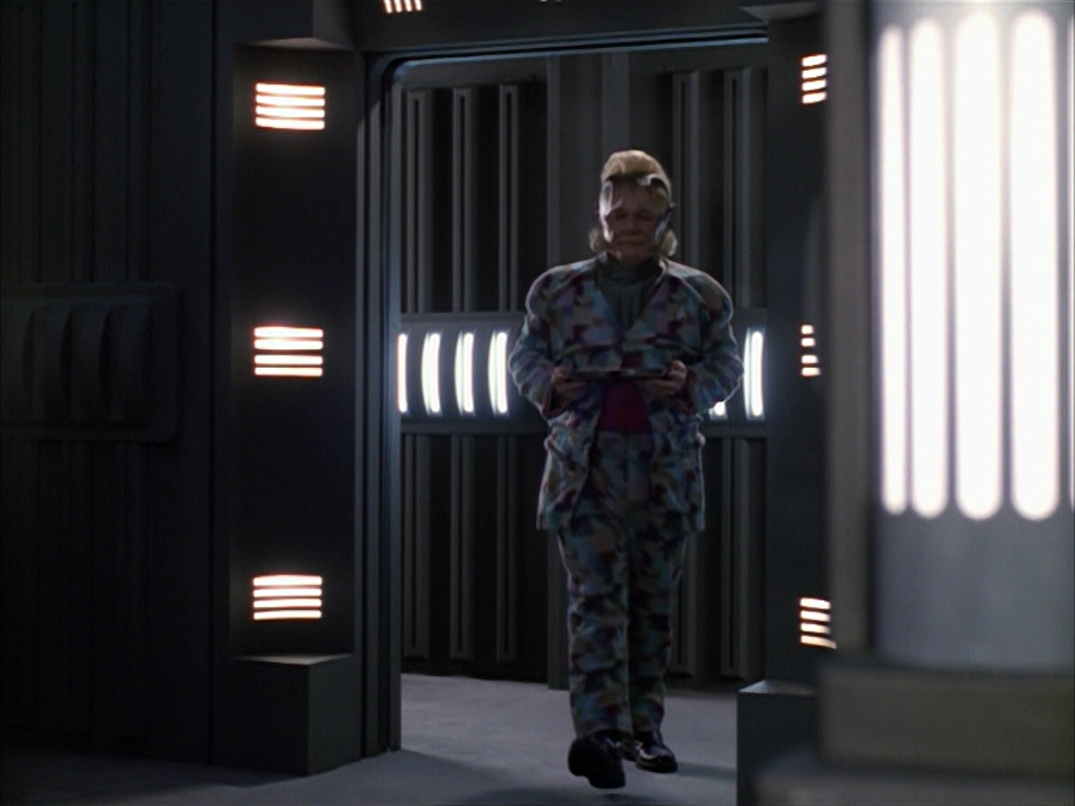 extant_StarTrek_VOY_5x09-ThirtyDays_00306.jpg
