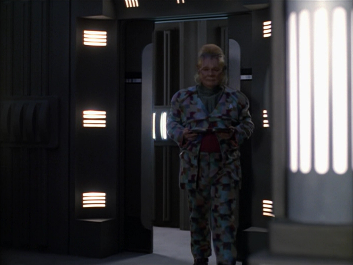 extant_StarTrek_VOY_5x09-ThirtyDays_00307.jpg