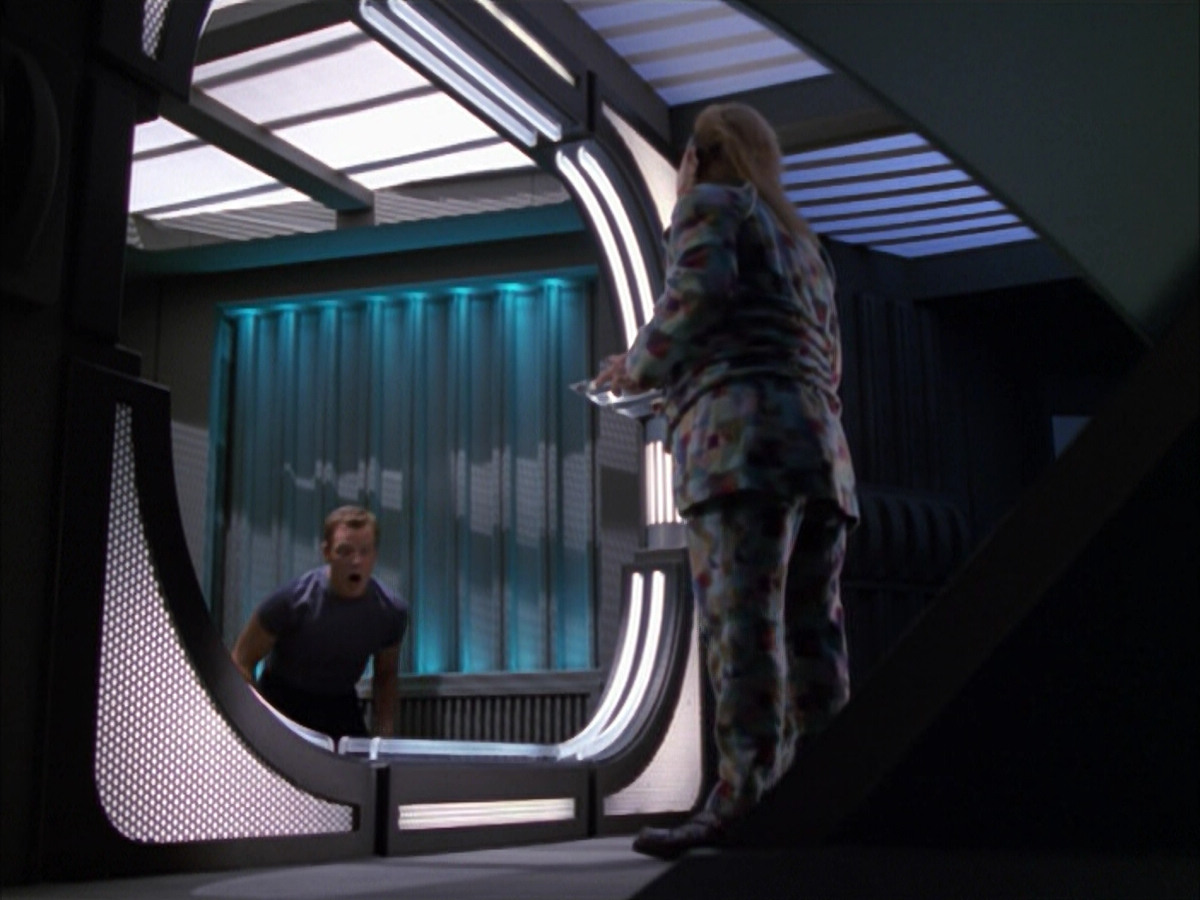 extant_StarTrek_VOY_5x09-ThirtyDays_00320.jpg