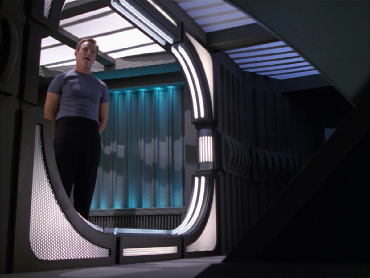 extant_StarTrek_VOY_5x09-ThirtyDays_00412.jpg