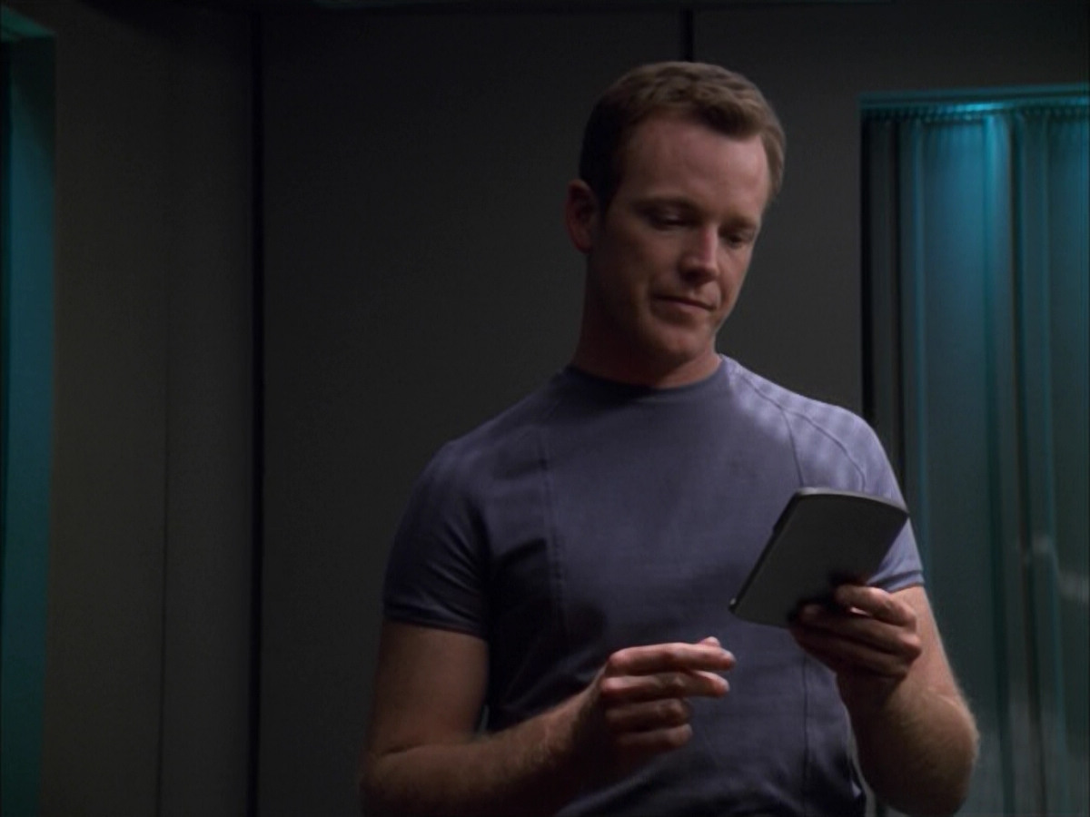 extant_StarTrek_VOY_5x09-ThirtyDays_00443.jpg