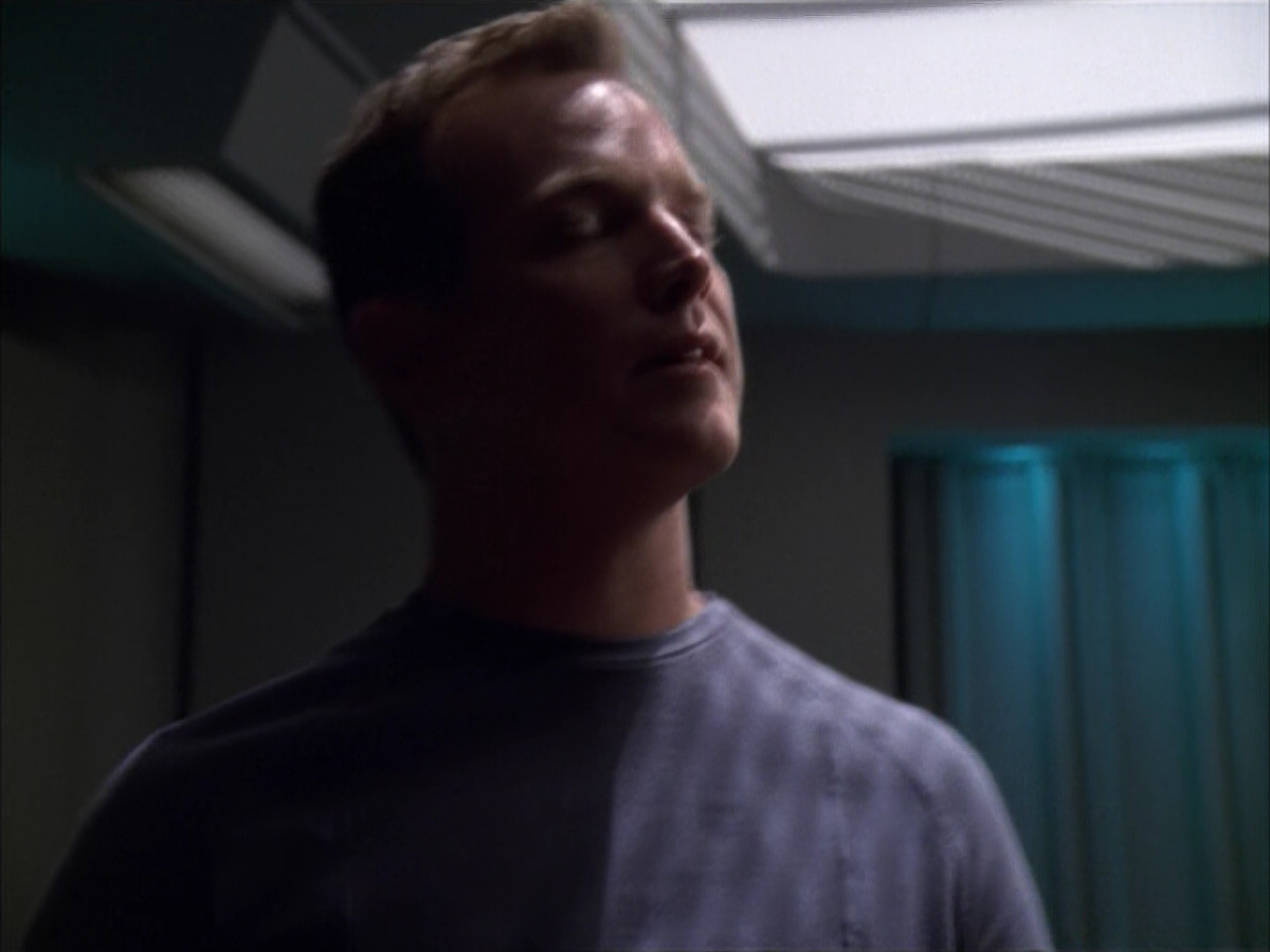 extant_StarTrek_VOY_5x09-ThirtyDays_00449.jpg