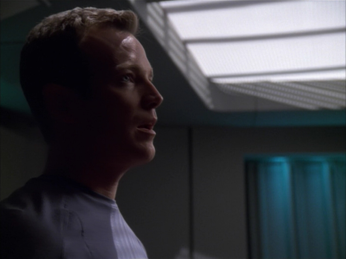 extant_StarTrek_VOY_5x09-ThirtyDays_00453.jpg
