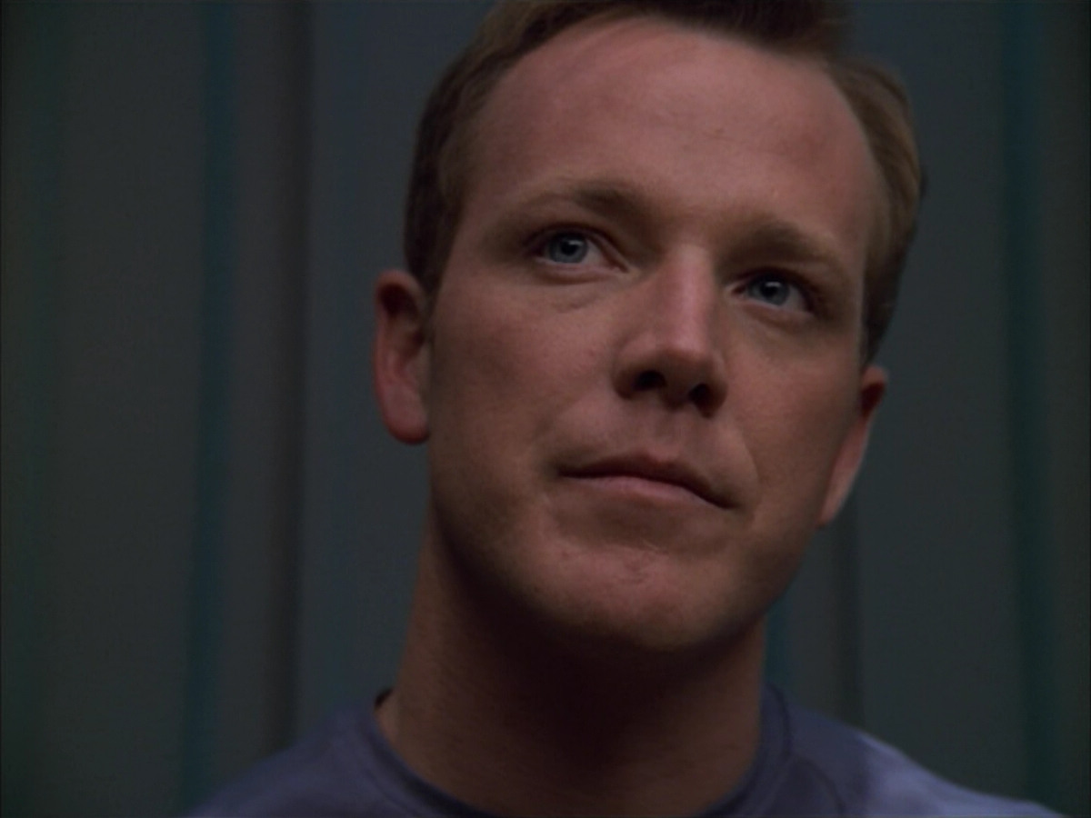 extant_StarTrek_VOY_5x09-ThirtyDays_00530.jpg
