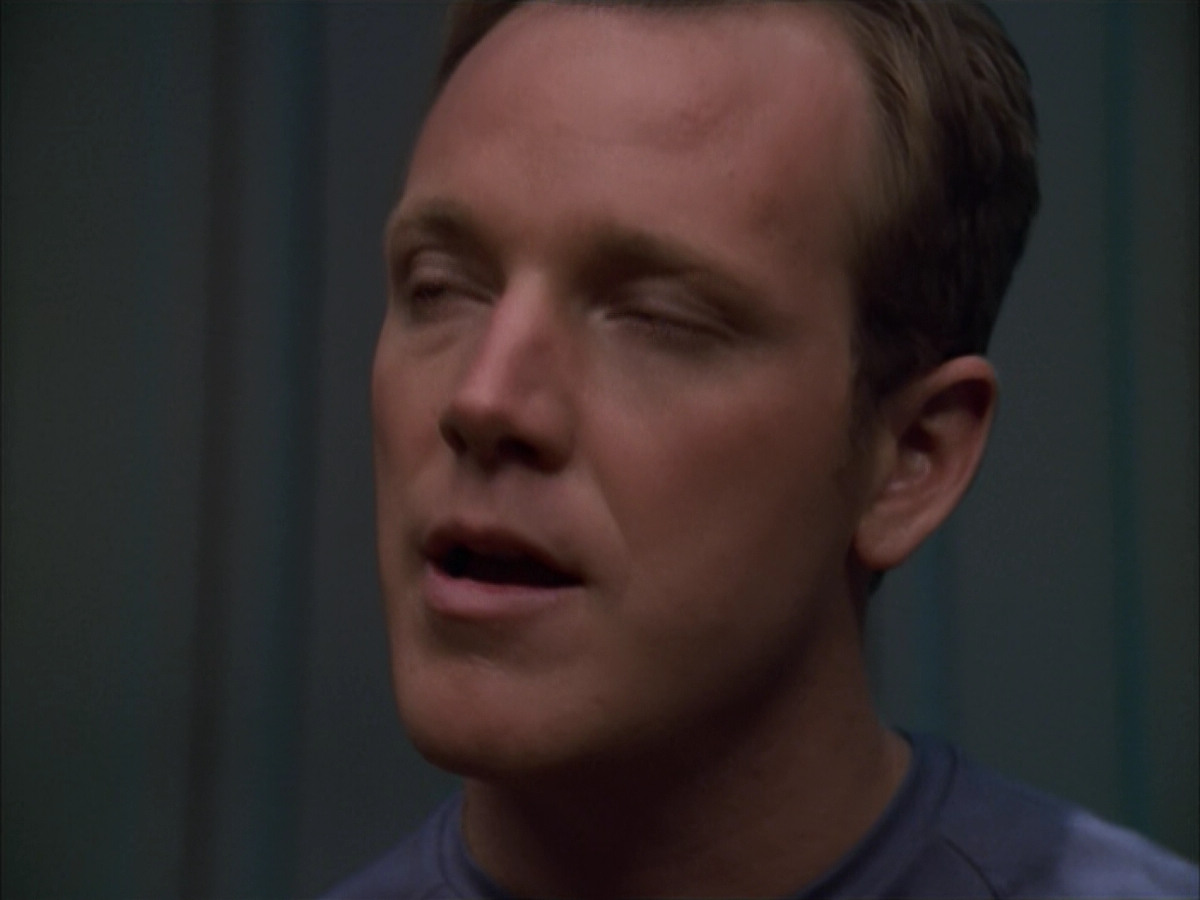 extant_StarTrek_VOY_5x09-ThirtyDays_00537.jpg
