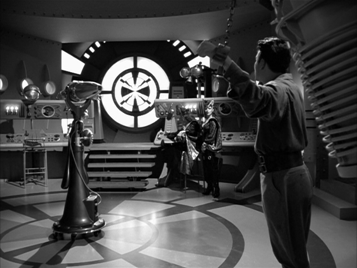 extant_StarTrek_VOY_5x09-ThirtyDays_00600.jpg