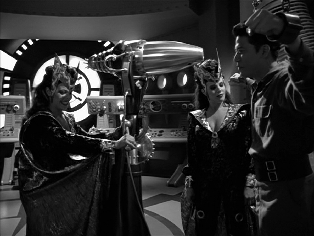 extant_StarTrek_VOY_5x09-ThirtyDays_00619.jpg