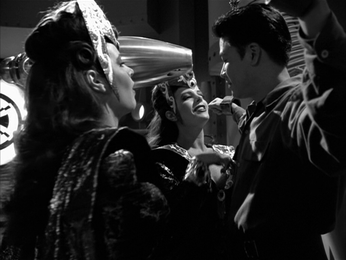 extant_StarTrek_VOY_5x09-ThirtyDays_00636.jpg