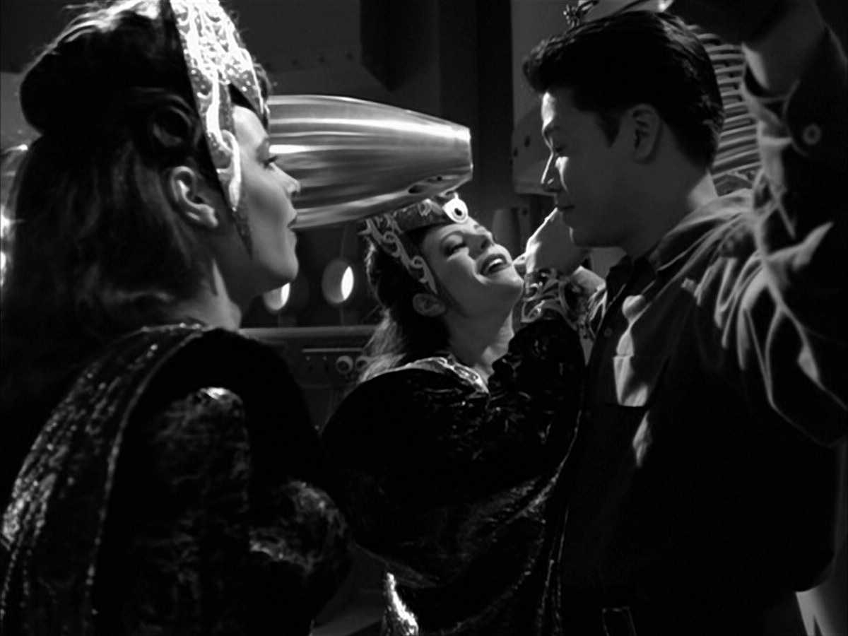 extant_StarTrek_VOY_5x09-ThirtyDays_00637.jpg