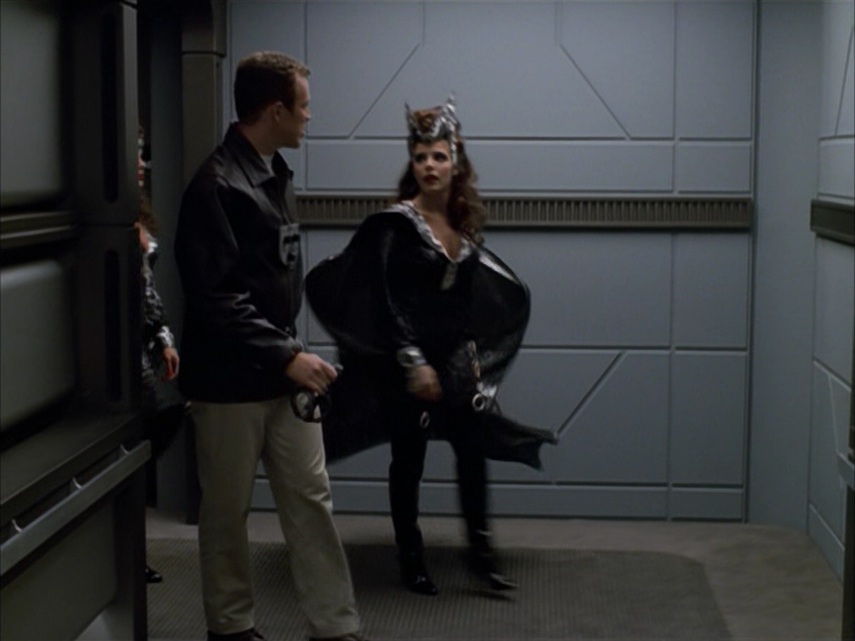 extant_StarTrek_VOY_5x09-ThirtyDays_00698.jpg